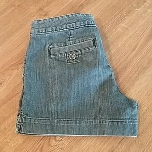 Elle Denim Jean Shorts Belted Snap Zipper Fly Sz 4